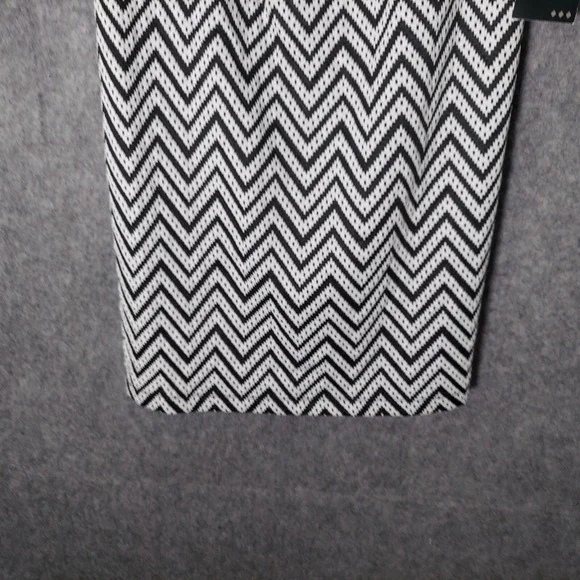 Gabby Skye Dress 8 Sheath Black Chevron Bell Sleeve Mod Retro Office Business - Picture 16 of 16